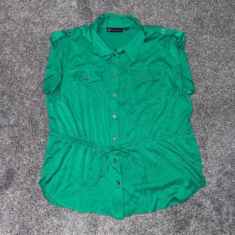 New York & Company Women's Vibrant Green Sleeveless Button Down Blouse Size L